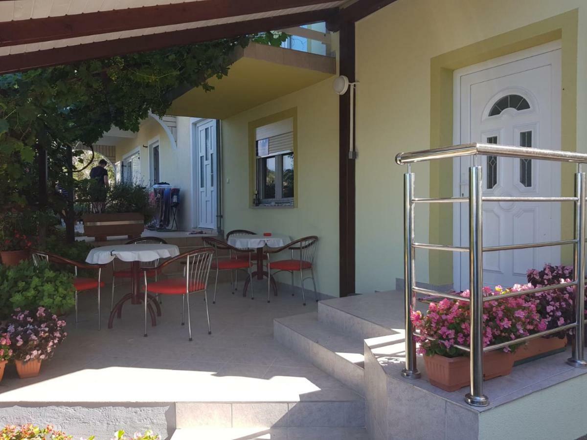 Holiday Home Rudelic Lukovo Šugarje エクステリア 写真